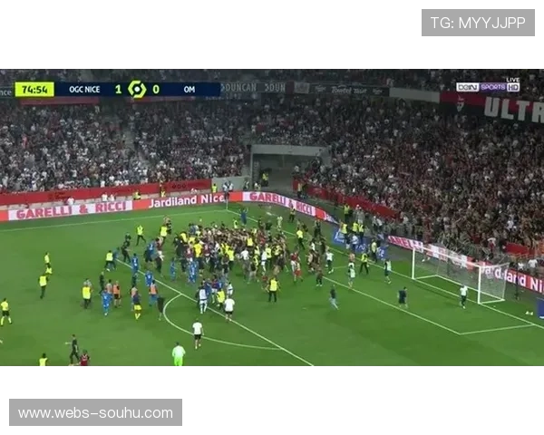 摩洛哥新球场南侧停车场主要服务来自卡萨布兰卡的球迷 摩洛哥新球场南侧停车场主要服务来自卡萨布兰卡的球迷